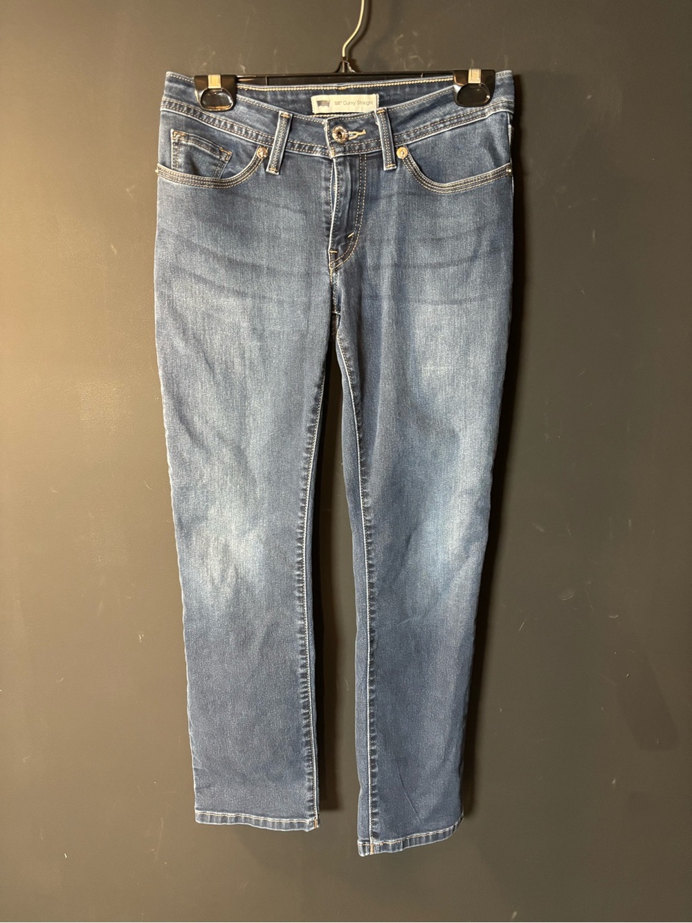 Levi’s Women’s 529 Curvy Straight Leg Jeans in Medium Blue Wash-29” x 29”